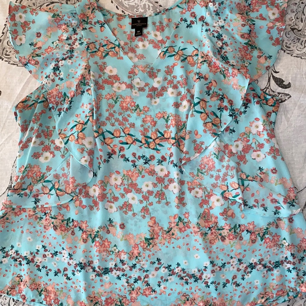 Women’s sleeveless blouse